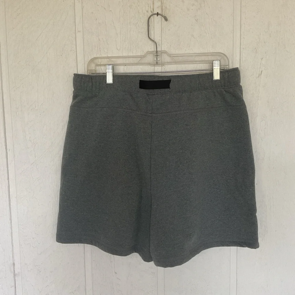 NWT The North Face men’s Athletic Gray ReGrind Shorts size medium